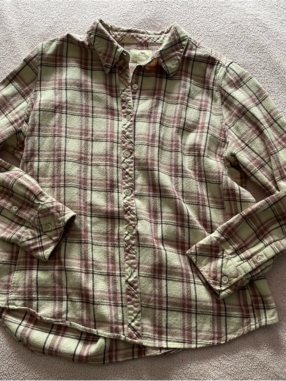🩷🤍 cream and pink flannel 🤍🩷